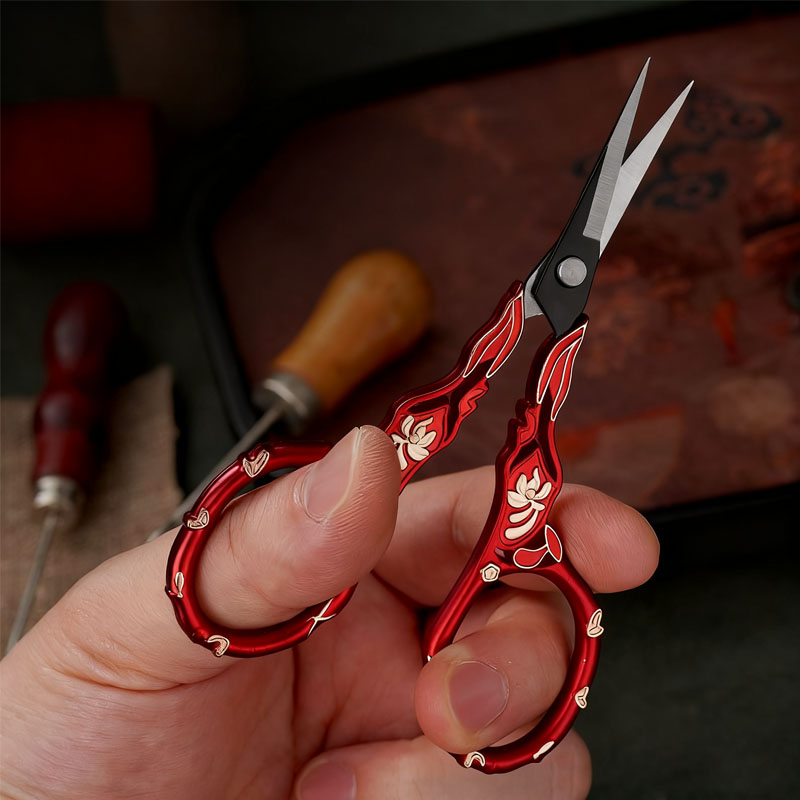 .Ciseaux de tailleur pour poin - Embroidery Scissors Small avis et prix