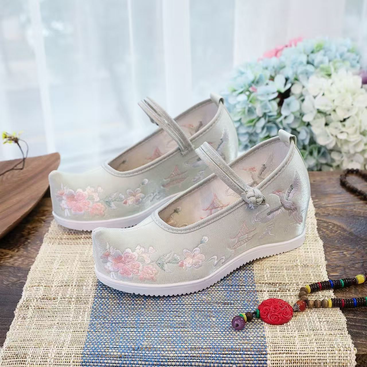 Chaussures brodées internes po - Embroidery Style avis et prix