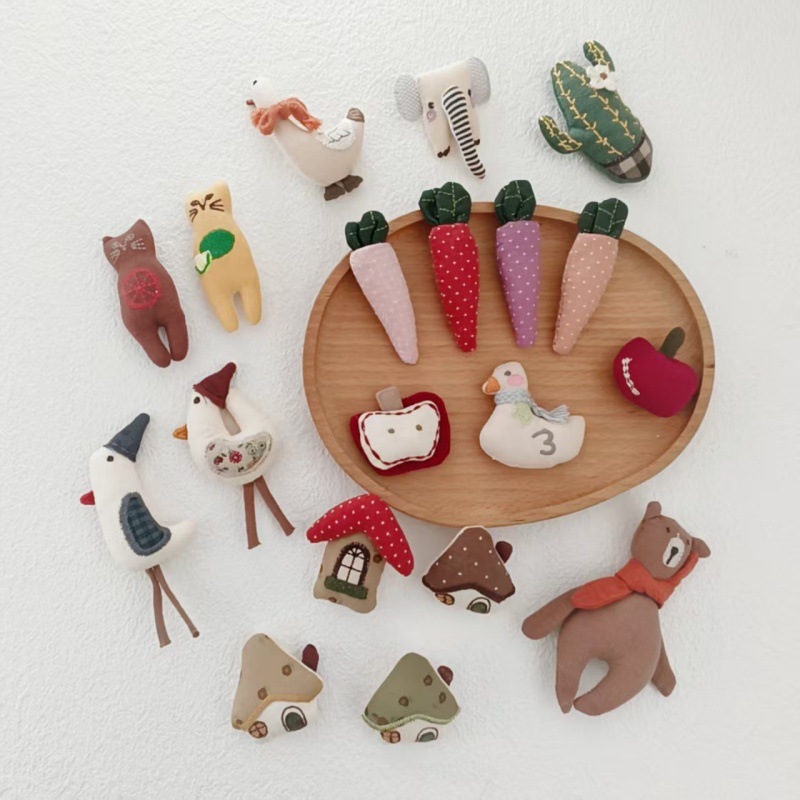 Broche Adorable Canard Carotte - Embroidery House avis et prix